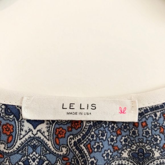 LE LIS Blue and White Short Sleeve Blouse - Picture 3 of 7